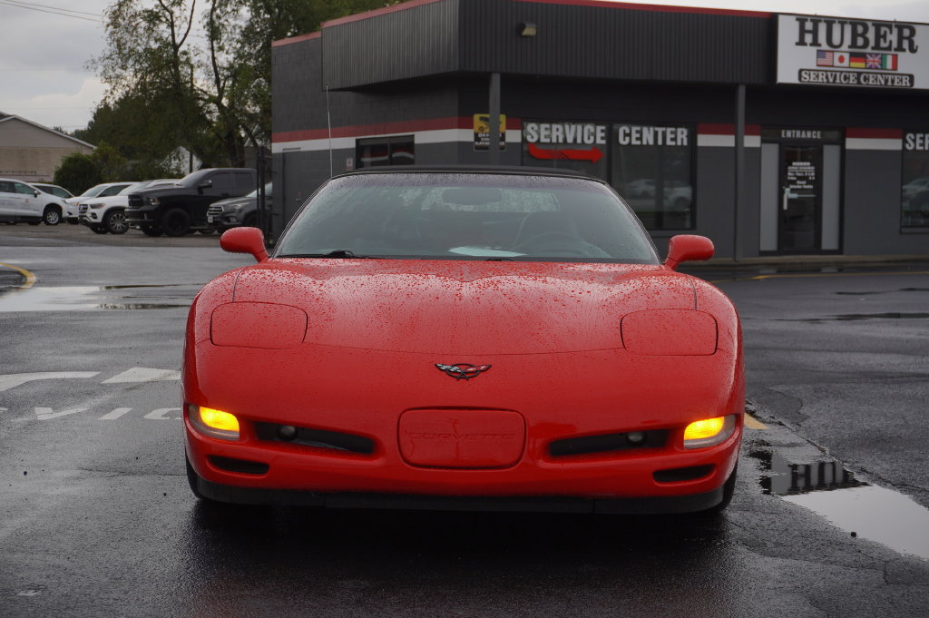 Used 2000 Chevrolet Corvette Convertible w/ Memory Pkg RWD image 3