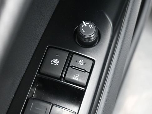 Certified 2025 Toyota Camry SE w/ Convenience Package image 12