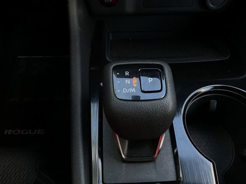 Used 2025 Nissan Rogue SV FWD image 24