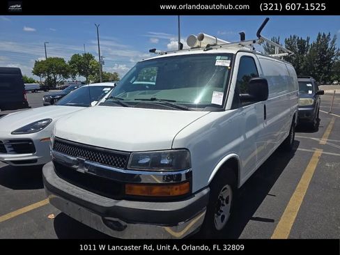Used 2017 Chevrolet Express 2500 Extended RWD image 1