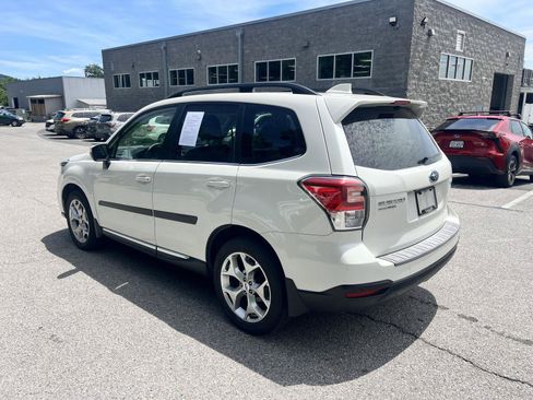 Used 2018 Subaru Forester 2.5i Touring AWD/4WD image 7