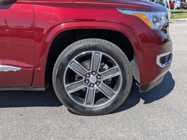 Used 2017 GMC Acadia Denali w/ Technology Package FWD image 12