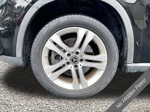 Used 2020 Mercedes-Benz GLA 250 4MATIC w/ Premium Package image 8