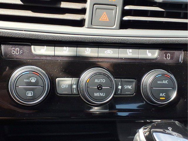 Certified 2023 Volkswagen Jetta SEL FWD image 18