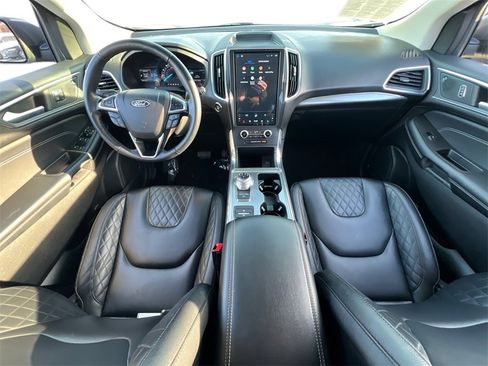 Used 2024 Ford Edge Titanium image 8