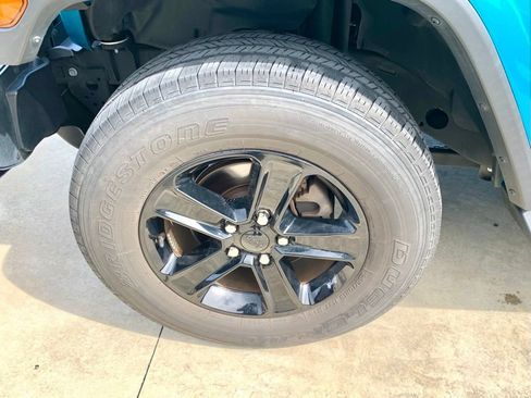 Used 2020 Jeep Wrangler Unlimited Sahara AWD/4WD image 8