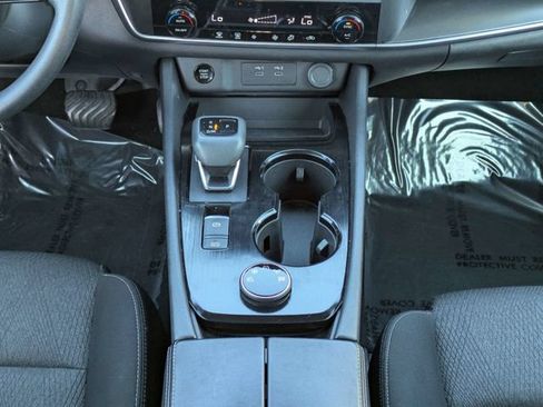 Used 2024 Nissan Rogue SV AWD/4WD image 20