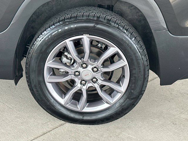 Used 2024 GMC Terrain SLT AWD/4WD image 16