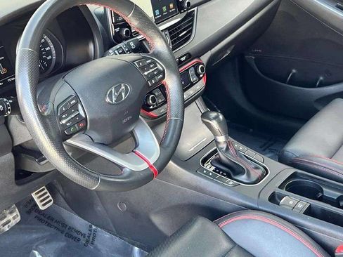 Used 2018 Hyundai Elantra GT Sport w/ Sport Tech Package 04 FWD image 8