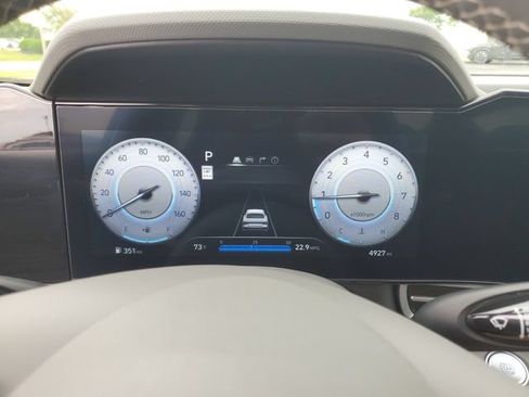 Certified 2025 Hyundai Elantra SEL FWD image 24