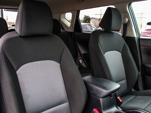 Used 2023 Kia Soul LX w/ LX Technology Package image 39