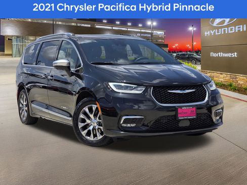Used 2021 Chrysler Pacifica Pinnacle FWD image 1