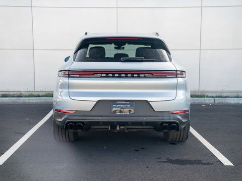 Used 2025 Porsche Cayenne image 7