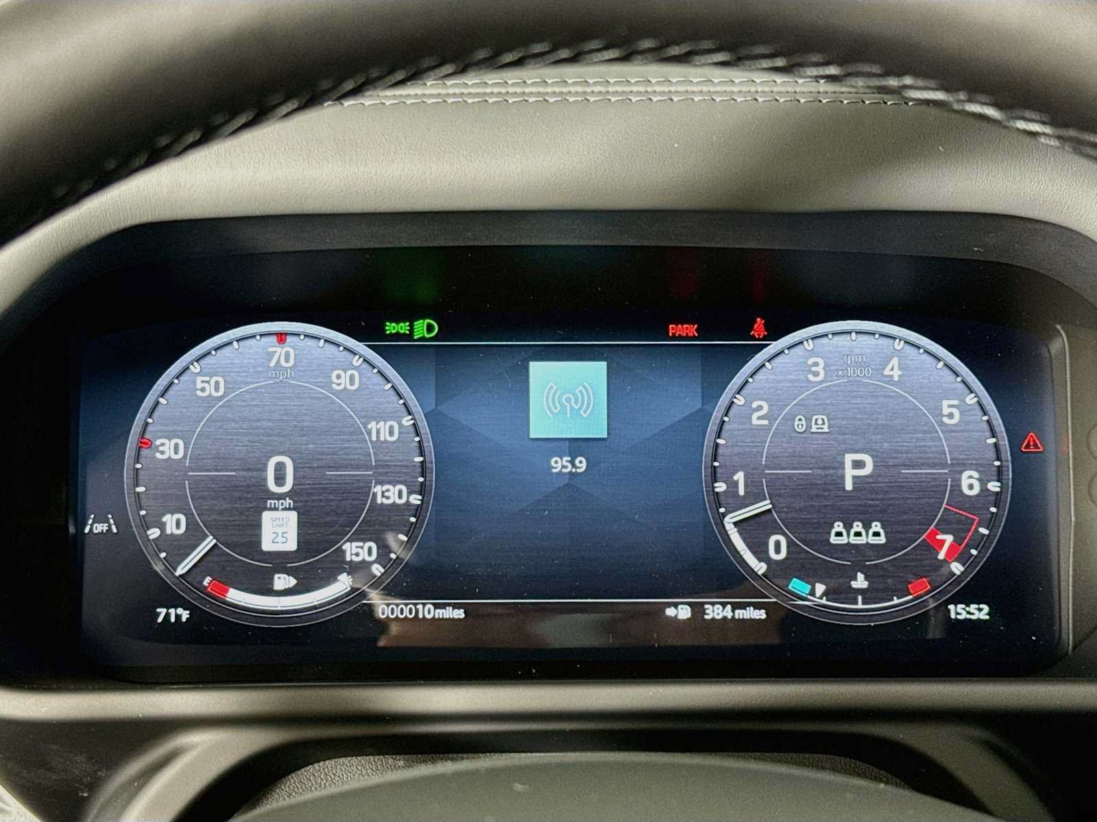 New 2026 Land Rover Defender 110 X-Dynamic SE AWD/4WD image 13