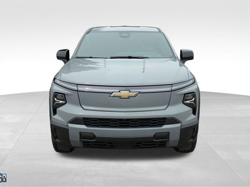 Used 2026 Chevrolet Silverado EV LT AWD/4WD image 4