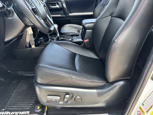 Used 2019 Toyota 4Runner TRD Off-Road Premium AWD/4WD image 21