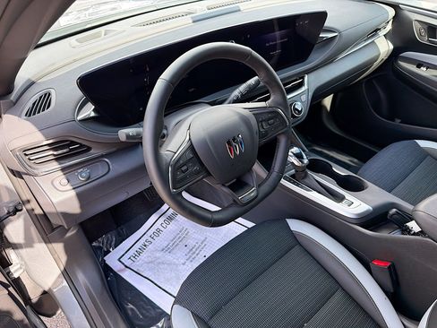 Used 2025 Buick Envista Preferred w/ Convenience I Package image 24