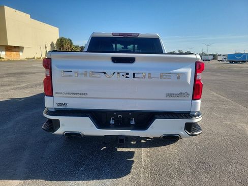 Used 2020 Chevrolet Silverado 1500 High Country w/ Technology Package image 7