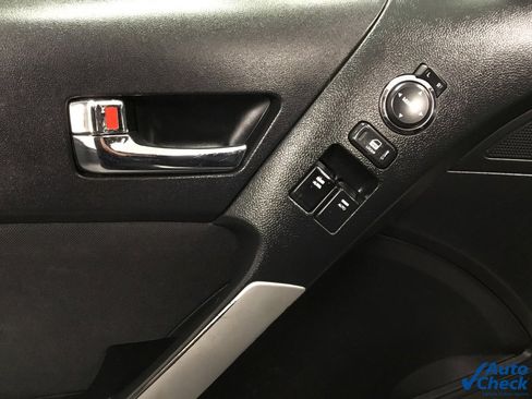 Used 2012 Hyundai Genesis 2.0T image 18