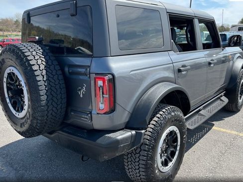 Used 2025 Ford Bronco Badlands w/ Sasquatch Package AWD/4WD image 5