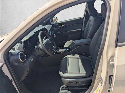 Used 2026 Chevrolet Trax RS w/ Sunroof Package FWD image 4