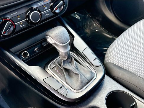 Used 2022 Kia Soul LX image 26