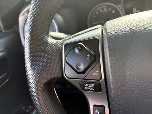 Used 2023 Toyota Tacoma SR5 AWD/4WD image 8
