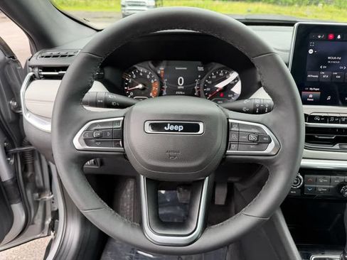 Used 2023 Jeep Compass Limited AWD/4WD image 12