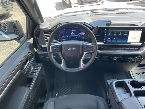 Used 2024 Chevrolet Silverado 1500 RST w/ Z71 Off-Road Package AWD/4WD image 2