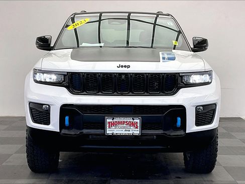 Used 2023 Jeep Grand Cherokee Trailhawk w/ Luxury Tech Group III image 2