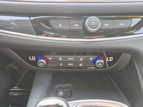 Used 2020 Buick Enclave Essence w/ Trailering Package, 5000 lbs. image 21