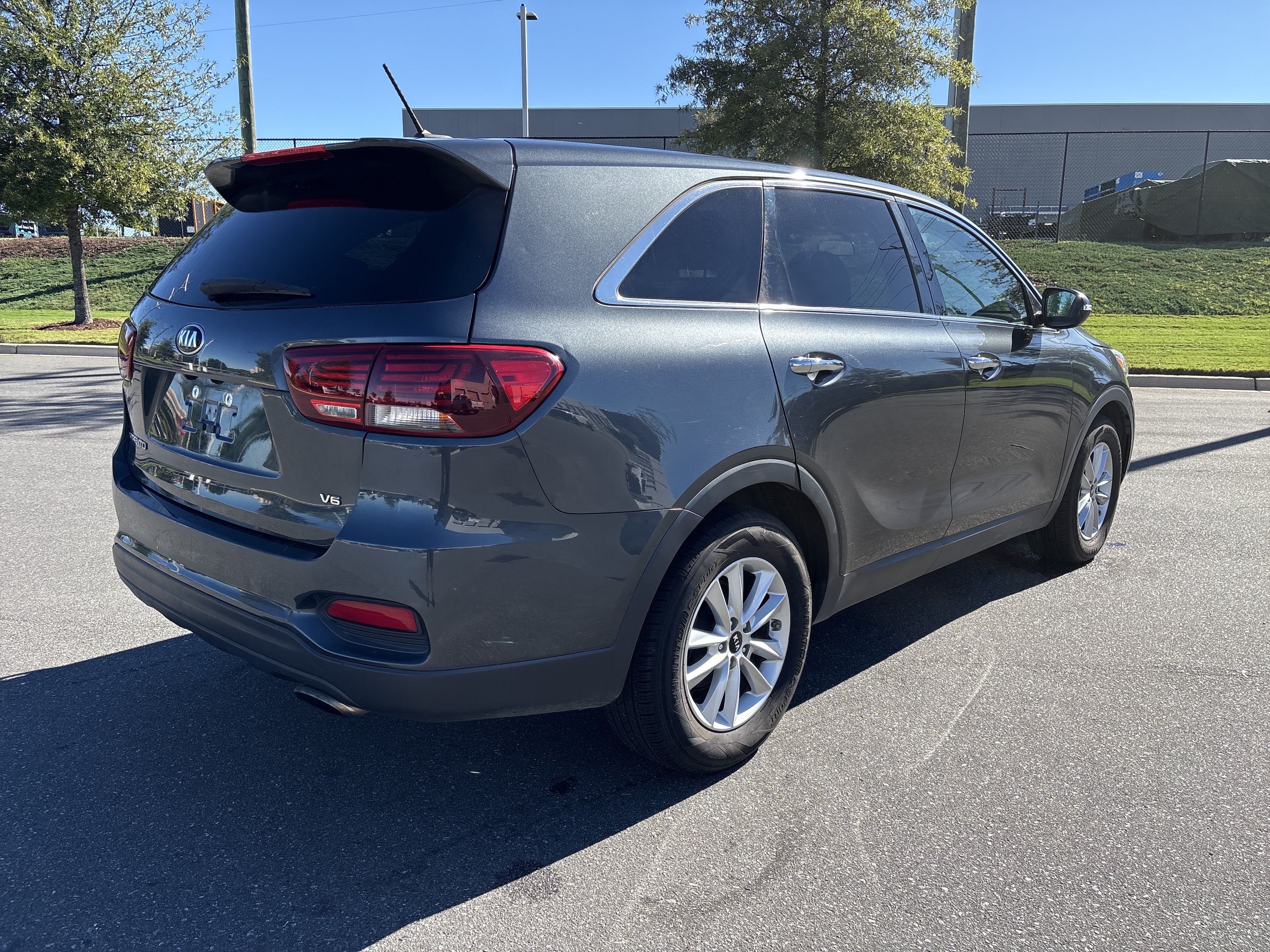 Used 2020 Kia Sorento FWD V6 image 9