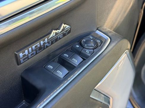 Used 2024 Chevrolet Silverado 1500 High Country w/ High Country Premium Package AWD/4WD image 21