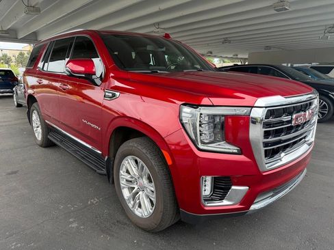 Used 2022 GMC Yukon SLT w/ SLT Premium Package AWD/4WD image 4