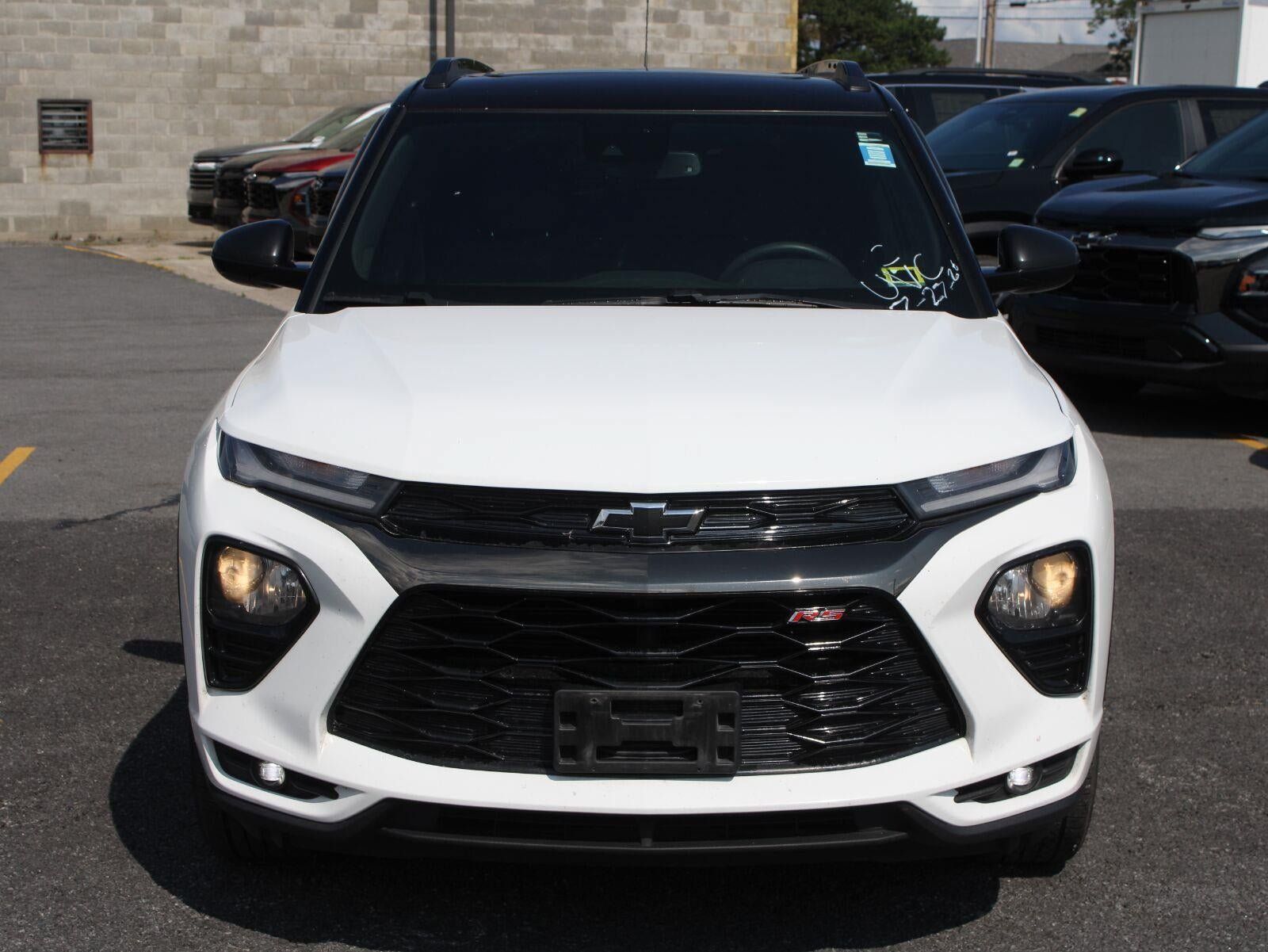 Used 2023 Chevrolet TrailBlazer RS w/ Sun and Liftgate Package AWD/4WD image 2