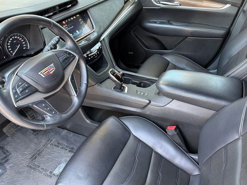 Used 2018 Cadillac XT5 Platinum w/ Driver Assist Package AWD/4WD image 11