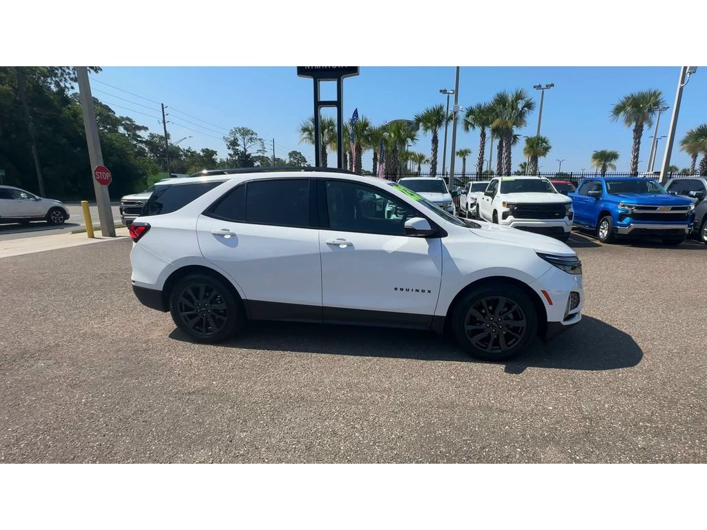 Used 2023 Chevrolet Equinox RS w/ RS Leather Package FWD image 9