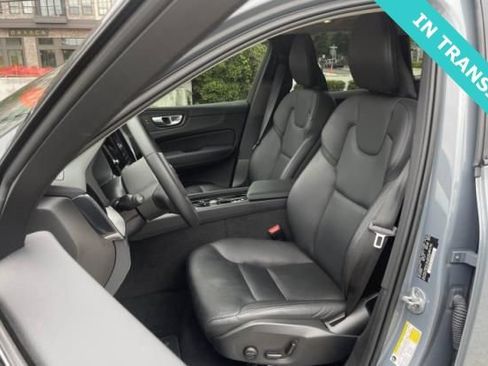 Used 2024 Volvo XC60 B5 Core w/ Climate Package AWD/4WD image 2