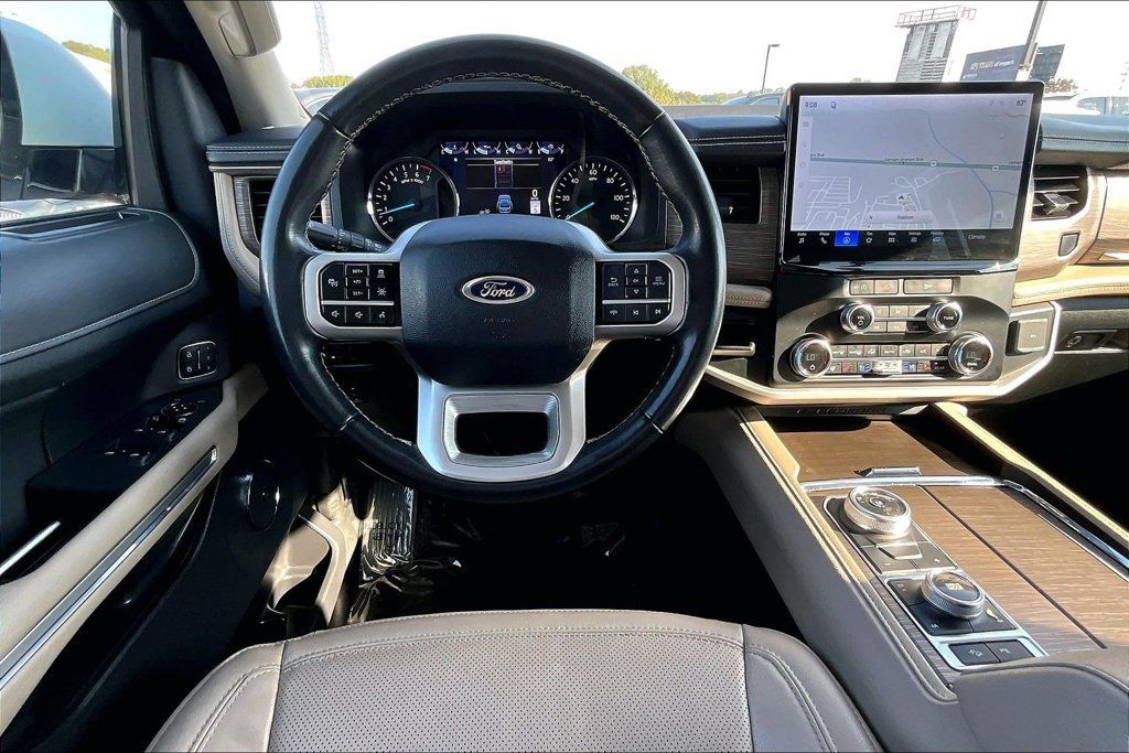 Used 2024 Ford Expedition Limited AWD/4WD image 10