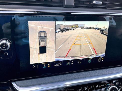 Used 2023 GMC Sierra 1500 Denali w/ Technology Package AWD/4WD image 22
