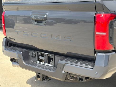 Used 2026 Toyota Tacoma TRD Sport w/ TRD Sport Premium Package AWD/4WD image 5