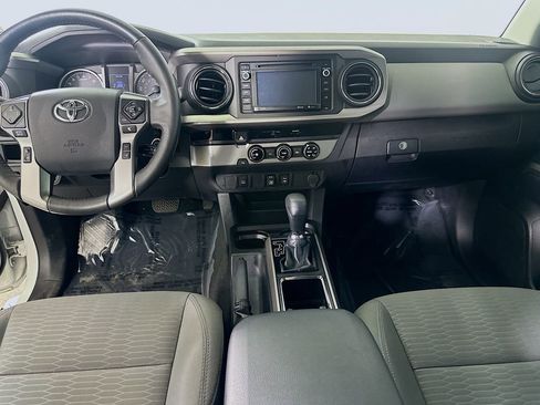 Used 2018 Toyota Tacoma SR5 image 18