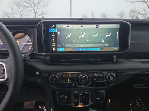 Used 2024 Jeep Wrangler Sahara w/ Technology Group image 17