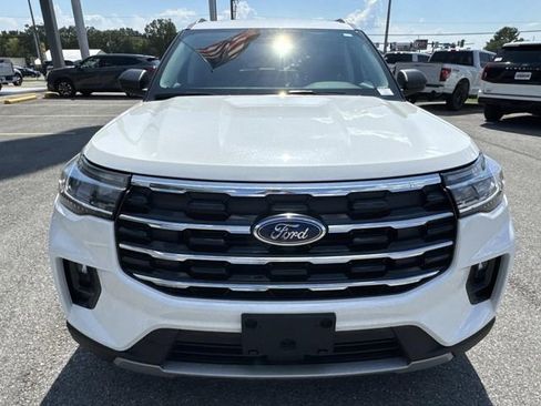 New 2025 Ford Explorer Active w/ Active Comfort Package image 2