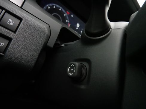 Certified 2025 Toyota 4Runner TRD Off-Road Premium image 35