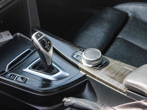 Used 2018 BMW 330i xDrive Wagon image 18