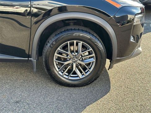 Certified 2023 Nissan Rogue S image 7