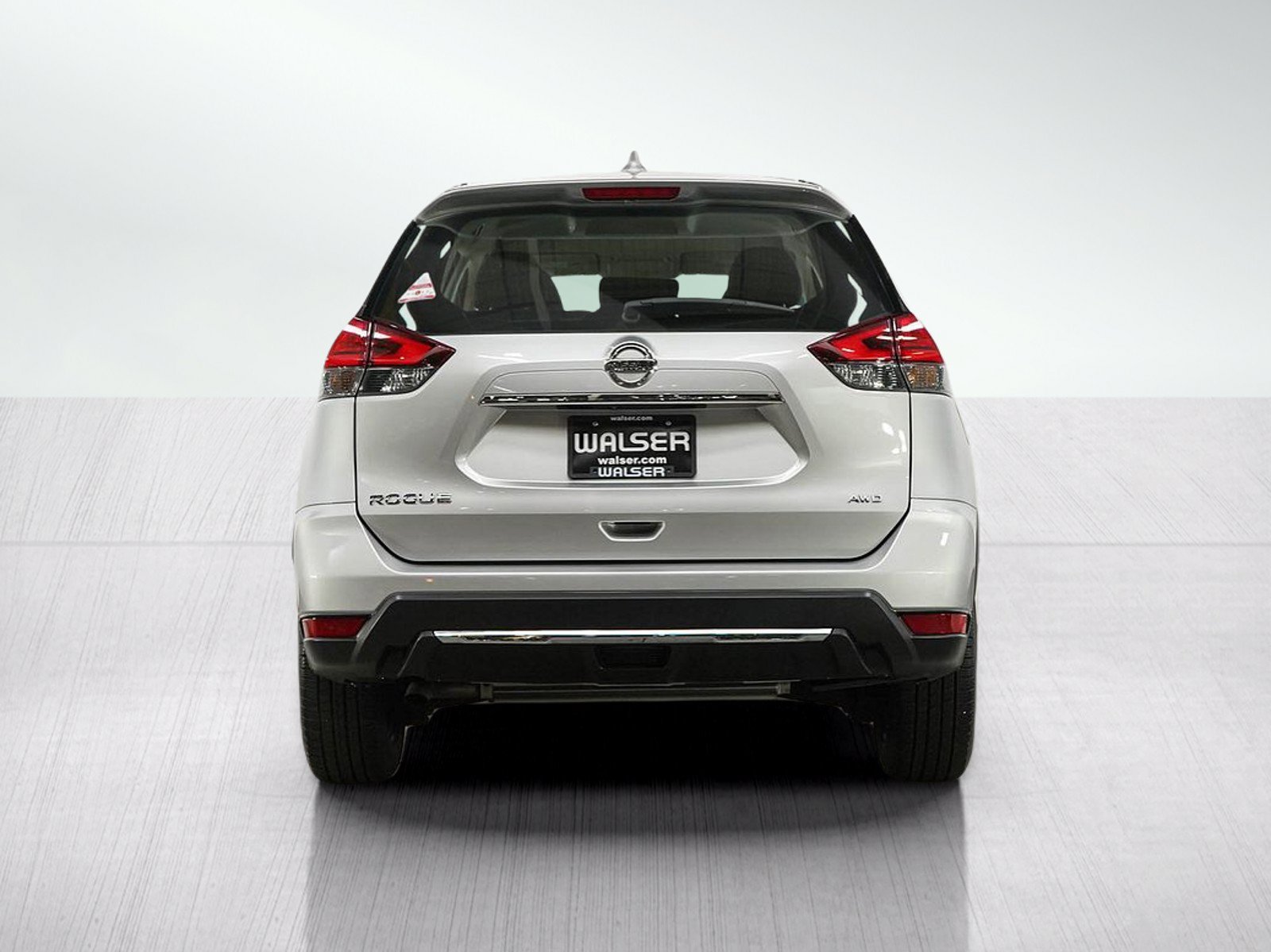 Used 2017 Nissan Rogue S AWD/4WD image 4