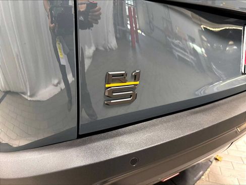 Used 2025 Rivian R1S Premium AWD/4WD image 33