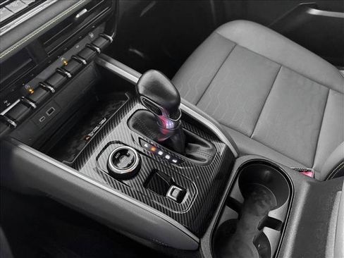 Used 2023 Chevrolet Colorado ZR2 w/ ZR2 Convenience Package III image 17